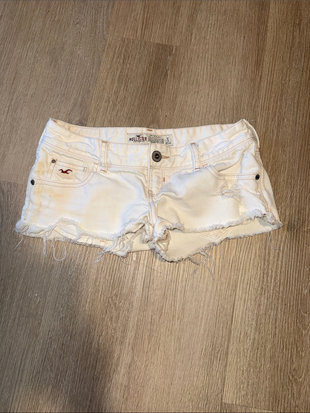 HOLLISTER y2k Rare White Denim Raw Hem Distressed Butt Flap Pockets Jean Shorts - Picture 3 of 3